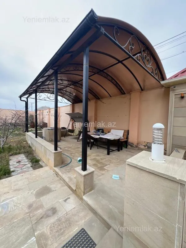 Satılır 6 otaqlı həyət evi 300 m²