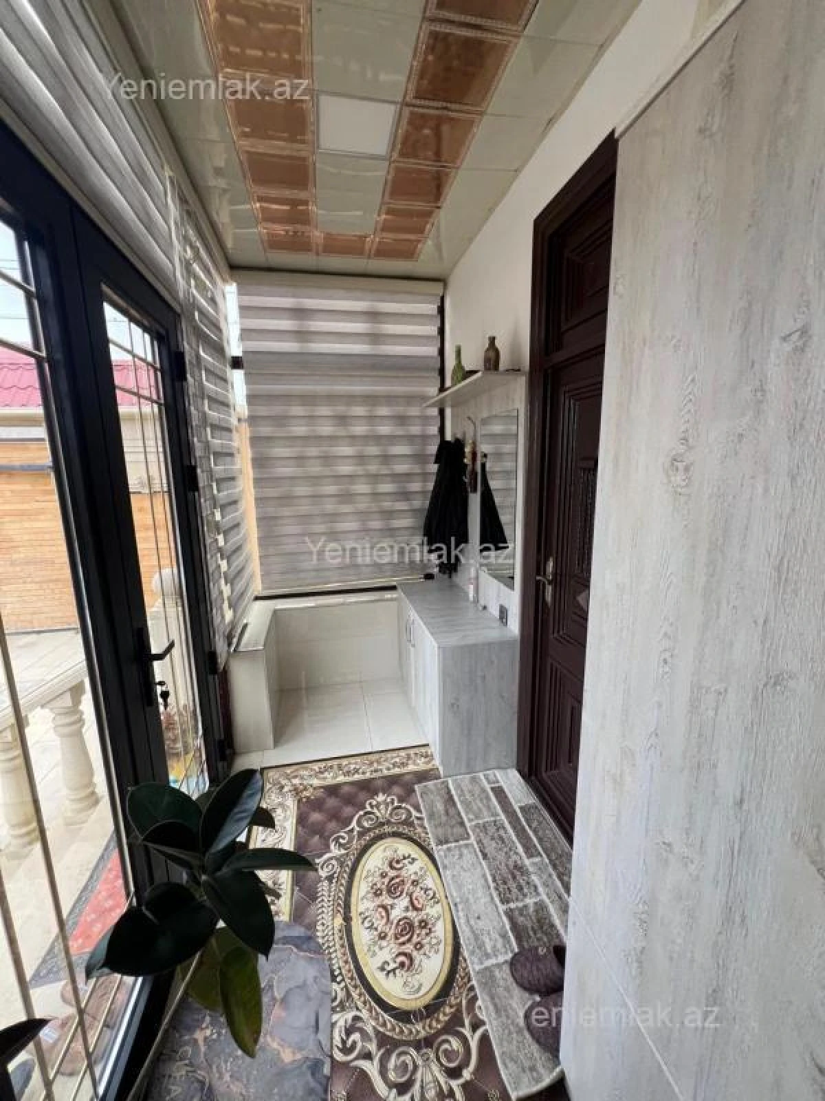 Satılır 6 otaqlı həyət evi 300 m²