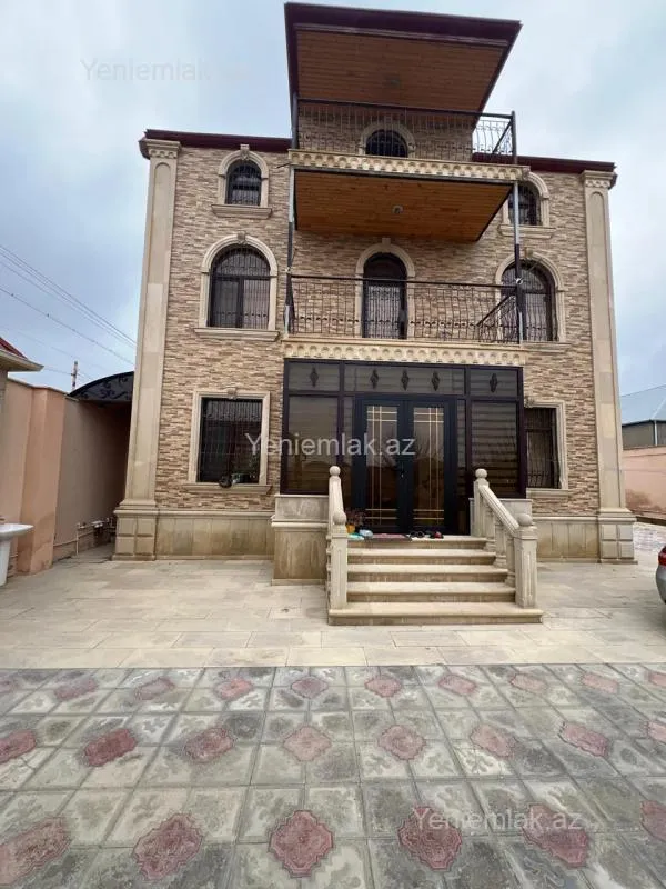 Satılır 6 otaqlı həyət evi 300 m²