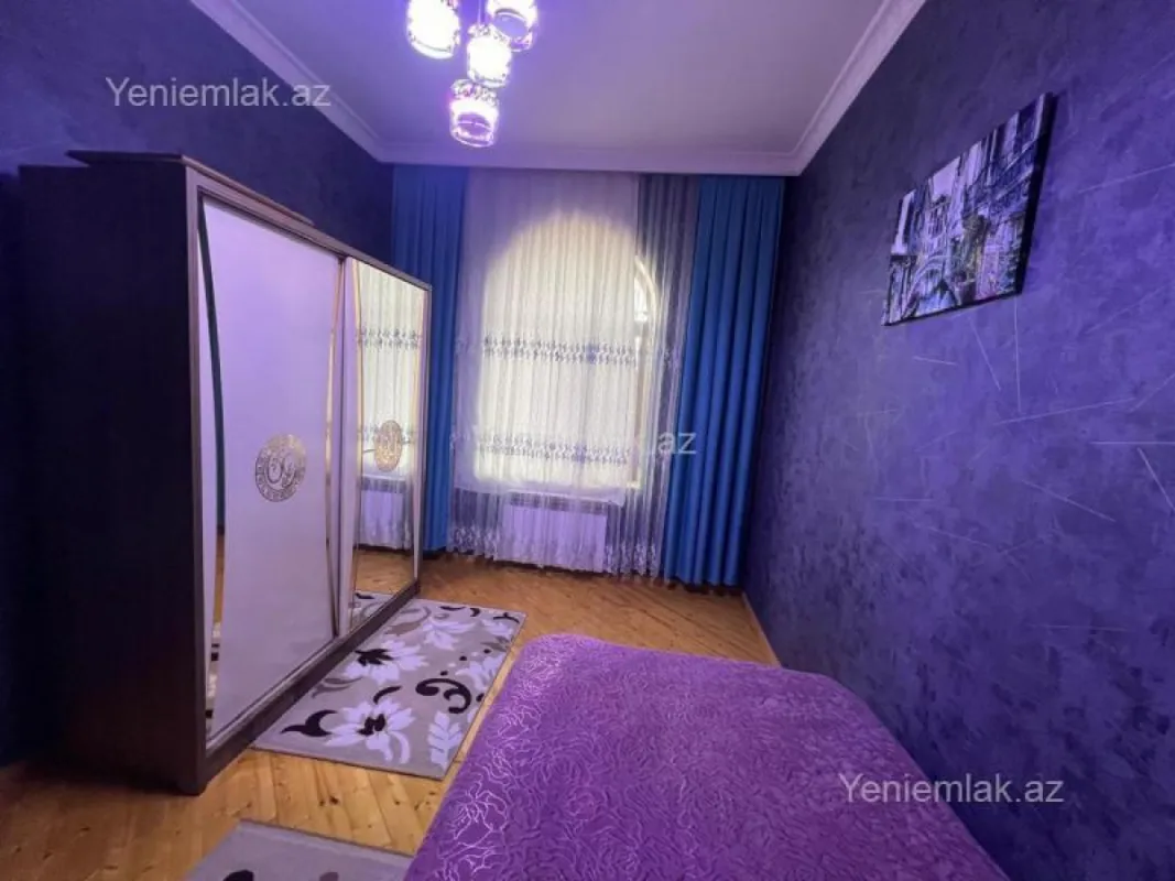Satılır 6 otaqlı həyət evi 300 m²