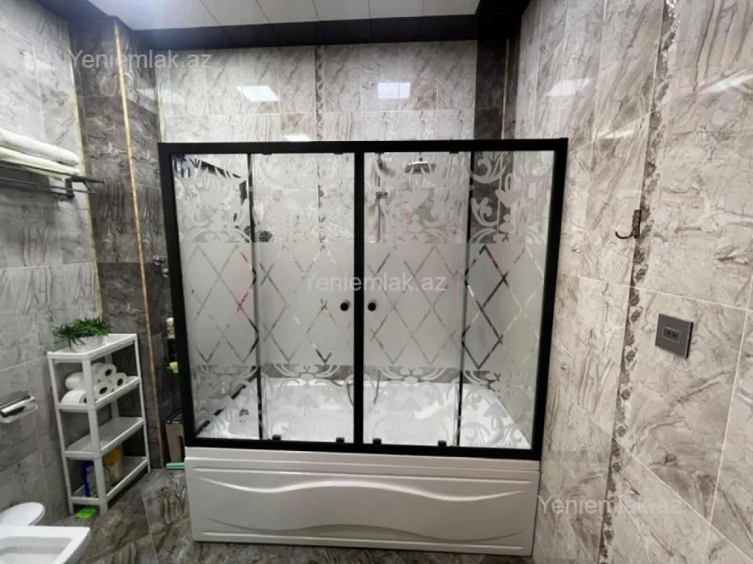 Satılır 6 otaqlı həyət evi 300 m²