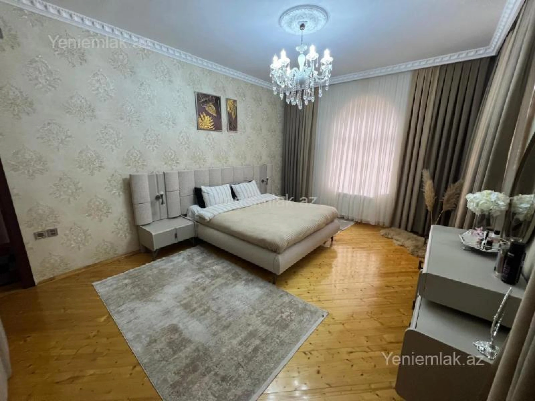 Satılır 6 otaqlı həyət evi 300 m²