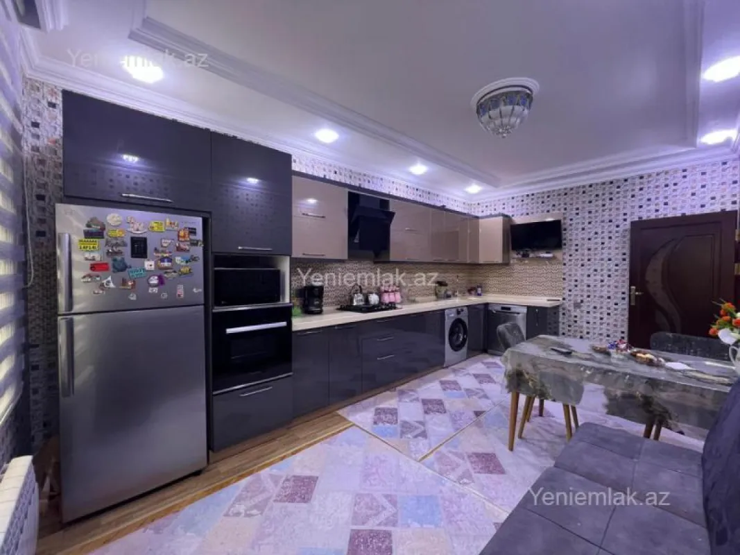 Satılır 6 otaqlı həyət evi 300 m²