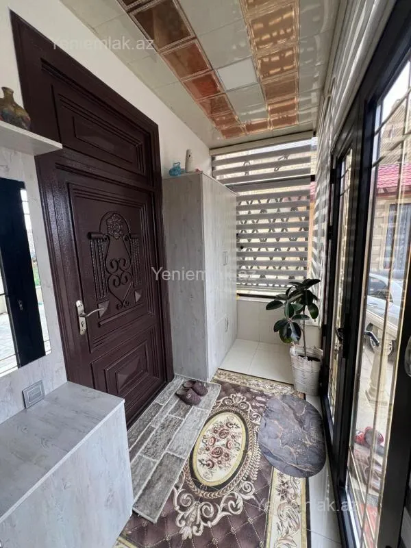 Satılır 6 otaqlı həyət evi 300 m²