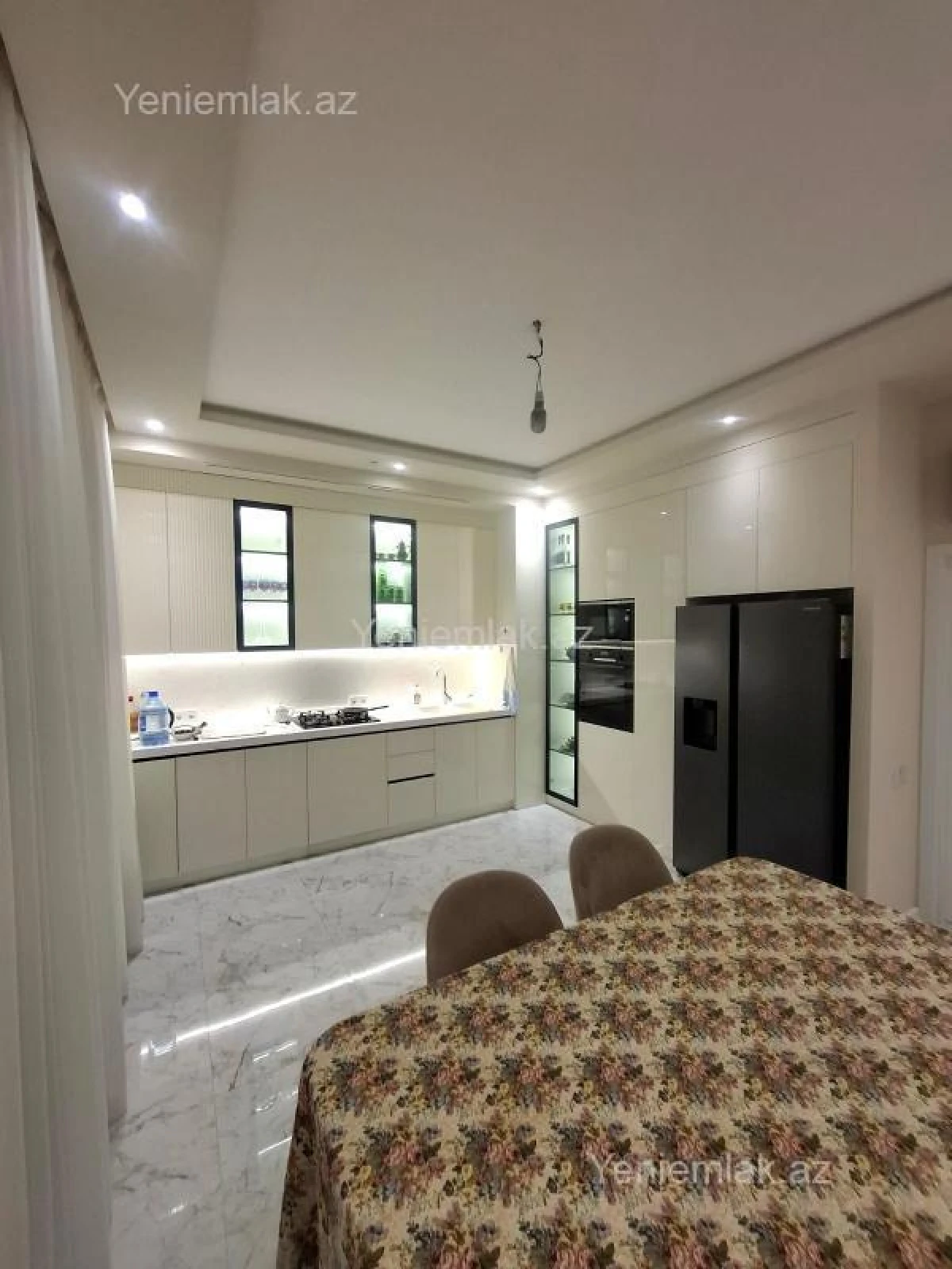 Satılır 3 otaqlı yeni tikili 140 m²