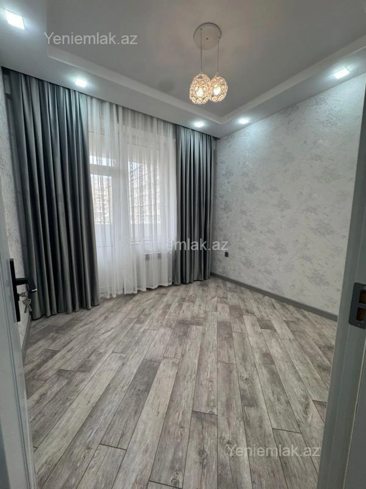 Satılır 3 otaqlı yeni tikili 75 m²