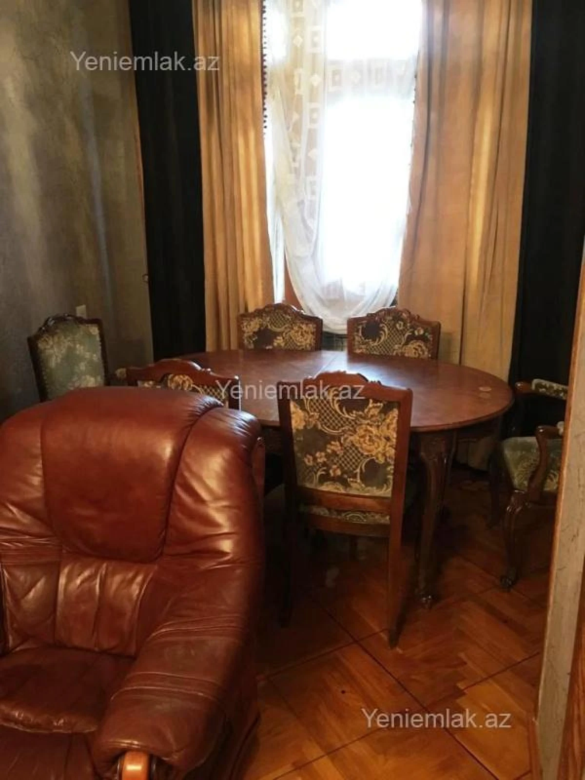 Satılır 3 otaqlı köhnə tikili 120 m²