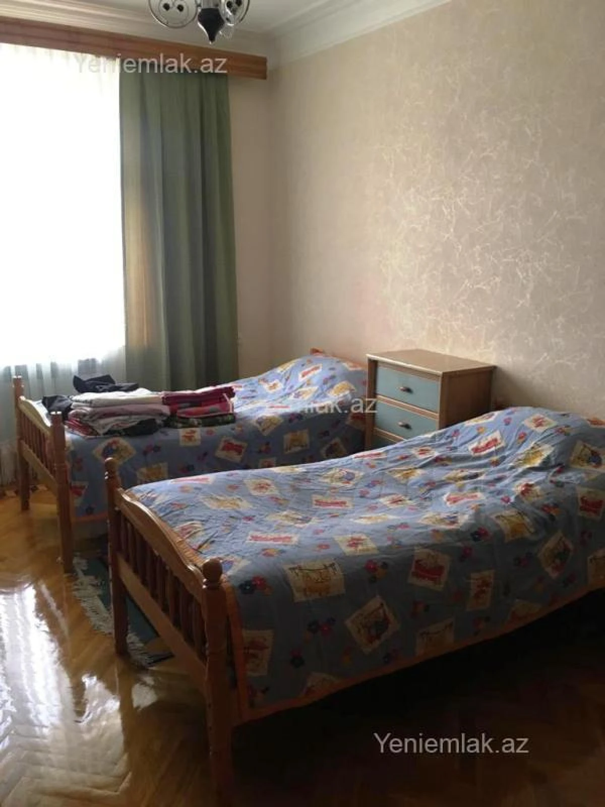 Satılır 3 otaqlı köhnə tikili 120 m²