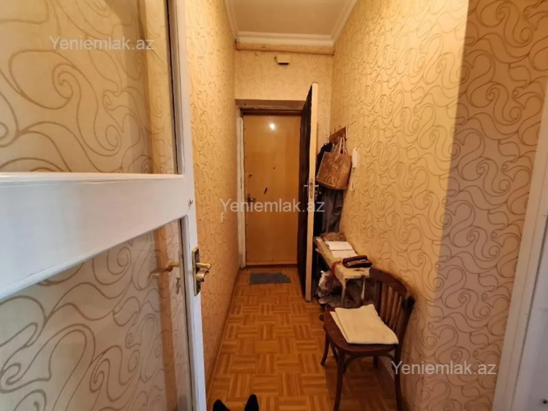 Satılır 2 otaqlı köhnə tikili 60 m²