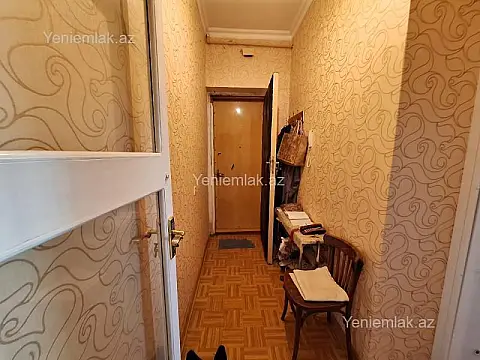 Satılır 2 otaqlı köhnə tikili 60 m²