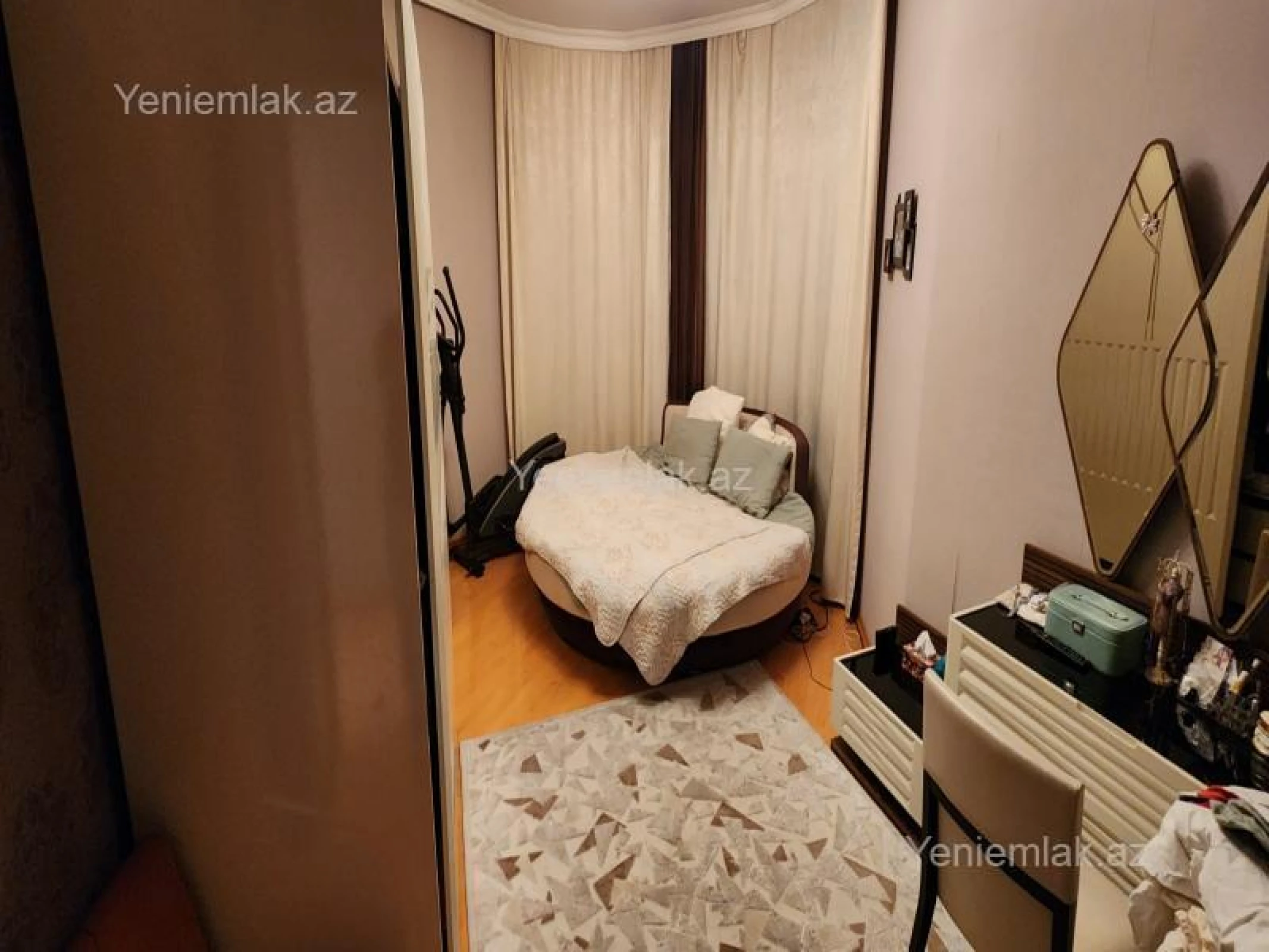 Satılır 3 otaqlı yeni tikili 150 m²