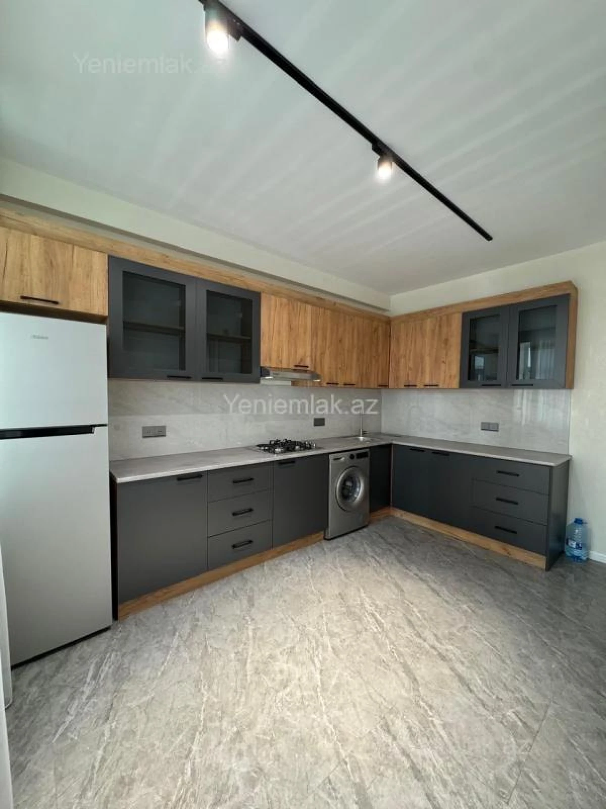 Satılır 3 otaqlı yeni tikili 105 m²