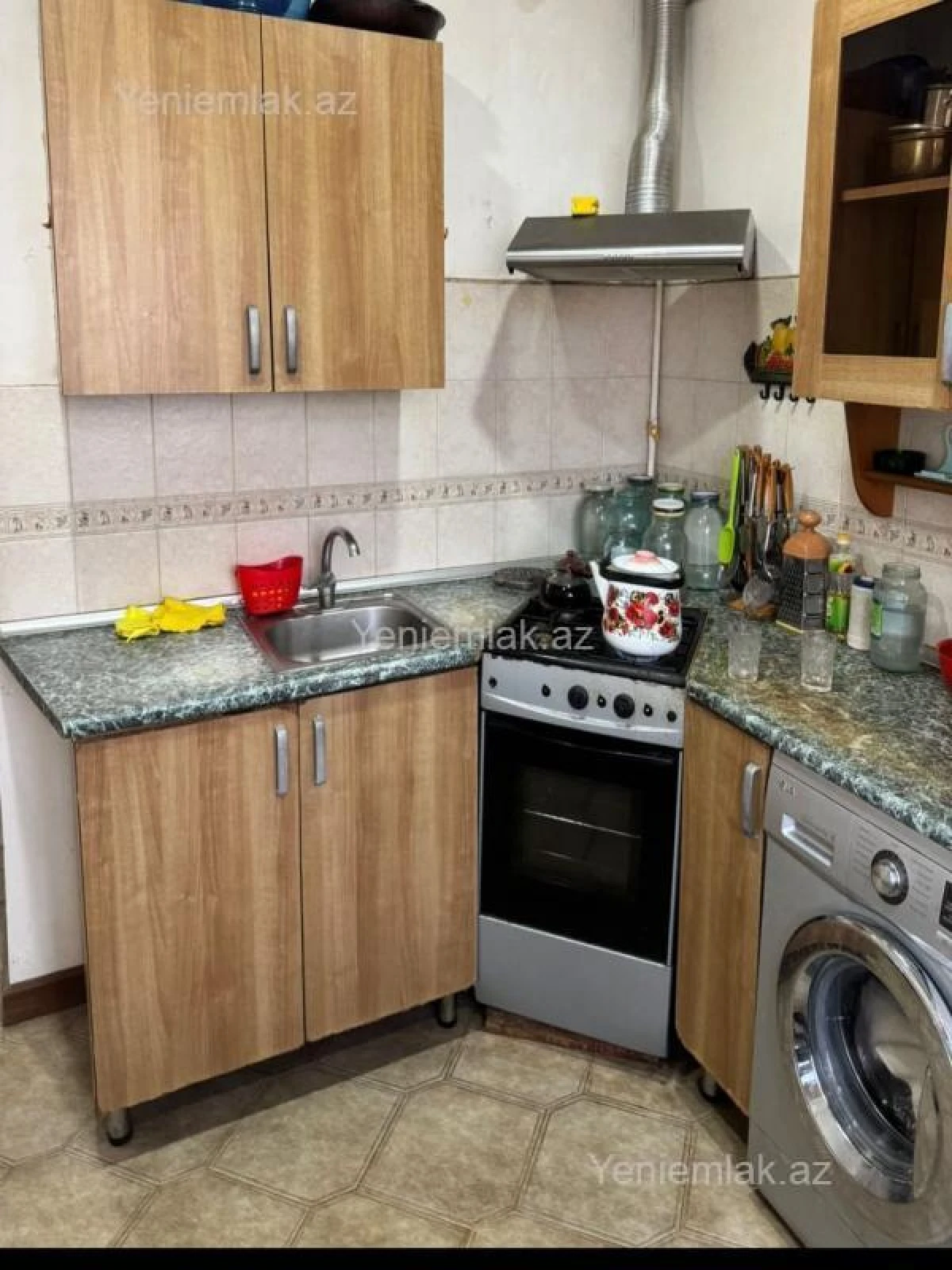 Satılır 3 otaqlı köhnə tikili 85 m²