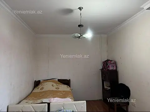 Satılır 3 otaqlı köhnə tikili 85 m²
