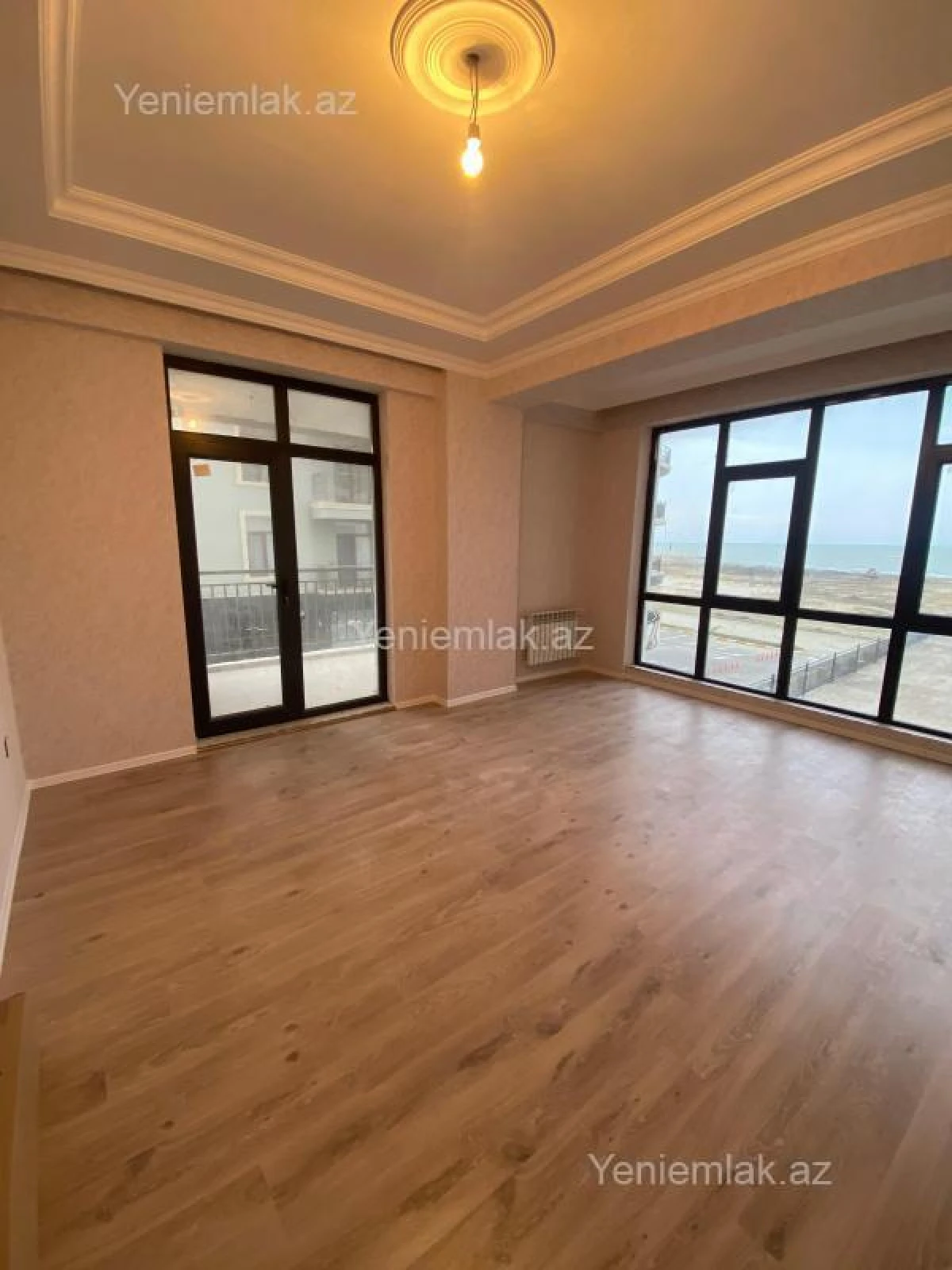 Satılır 3 otaqlı yeni tikili 95 m²