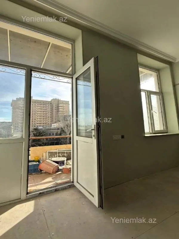 Satılır 3 otaqlı köhnə tikili 80 m²