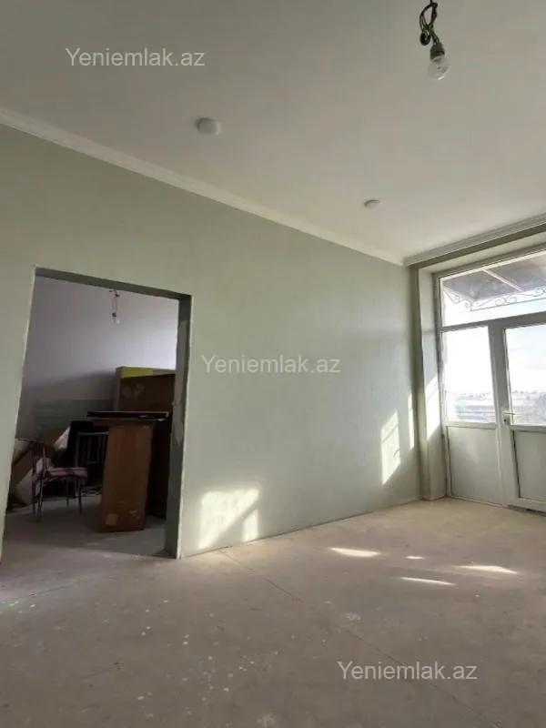 Satılır 3 otaqlı köhnə tikili 80 m²
