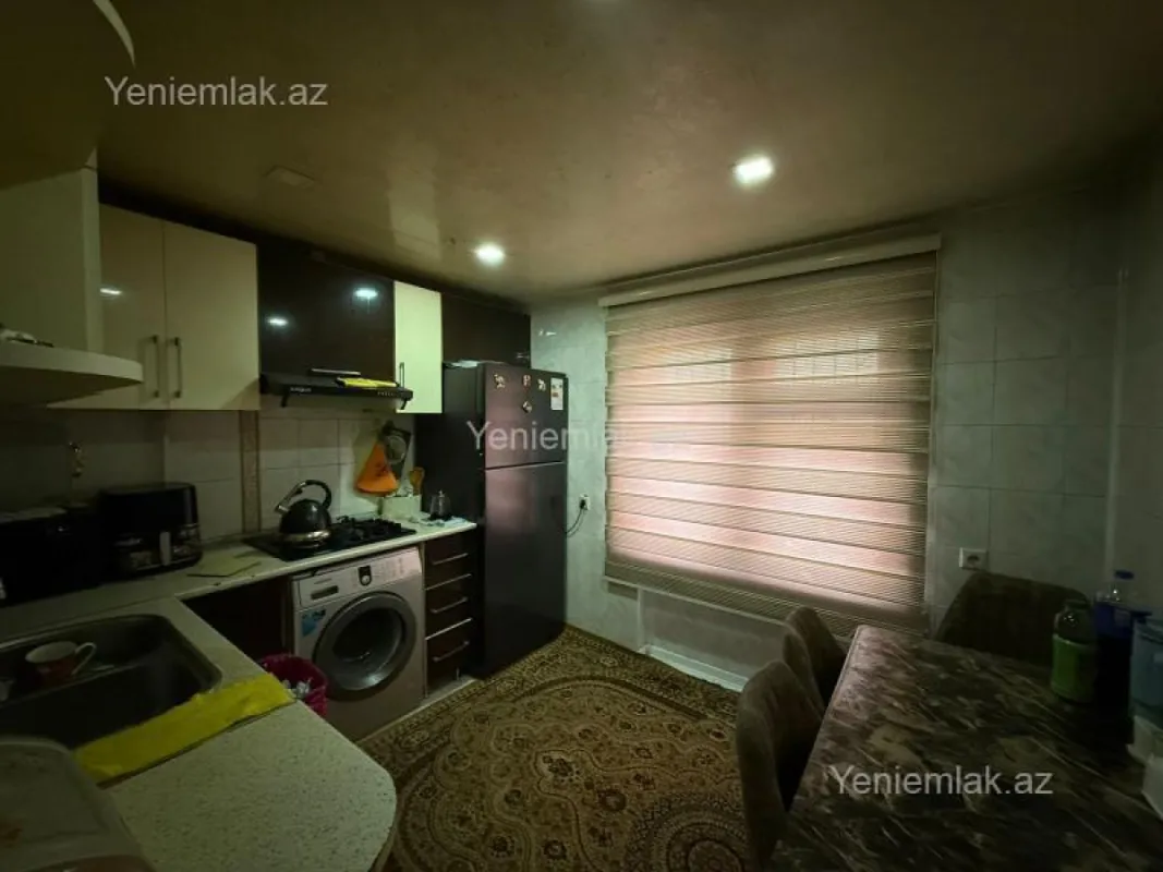 Satılır 3 otaqlı köhnə tikili 80 m²