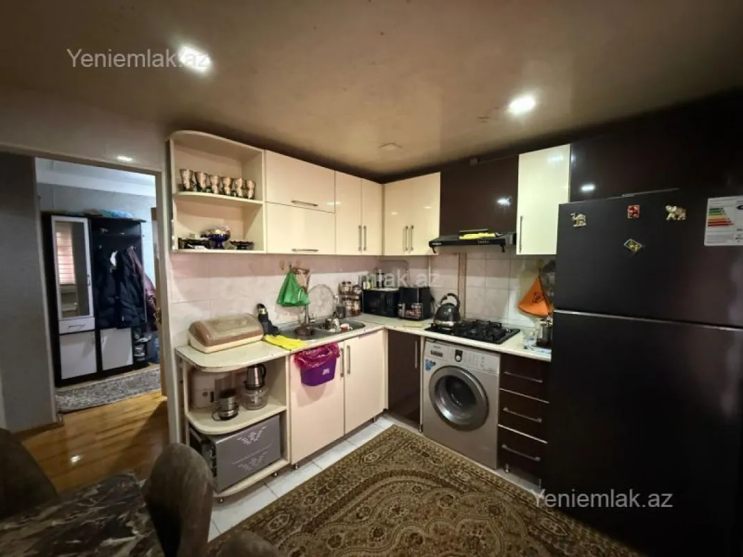 Satılır 3 otaqlı köhnə tikili 80 m²