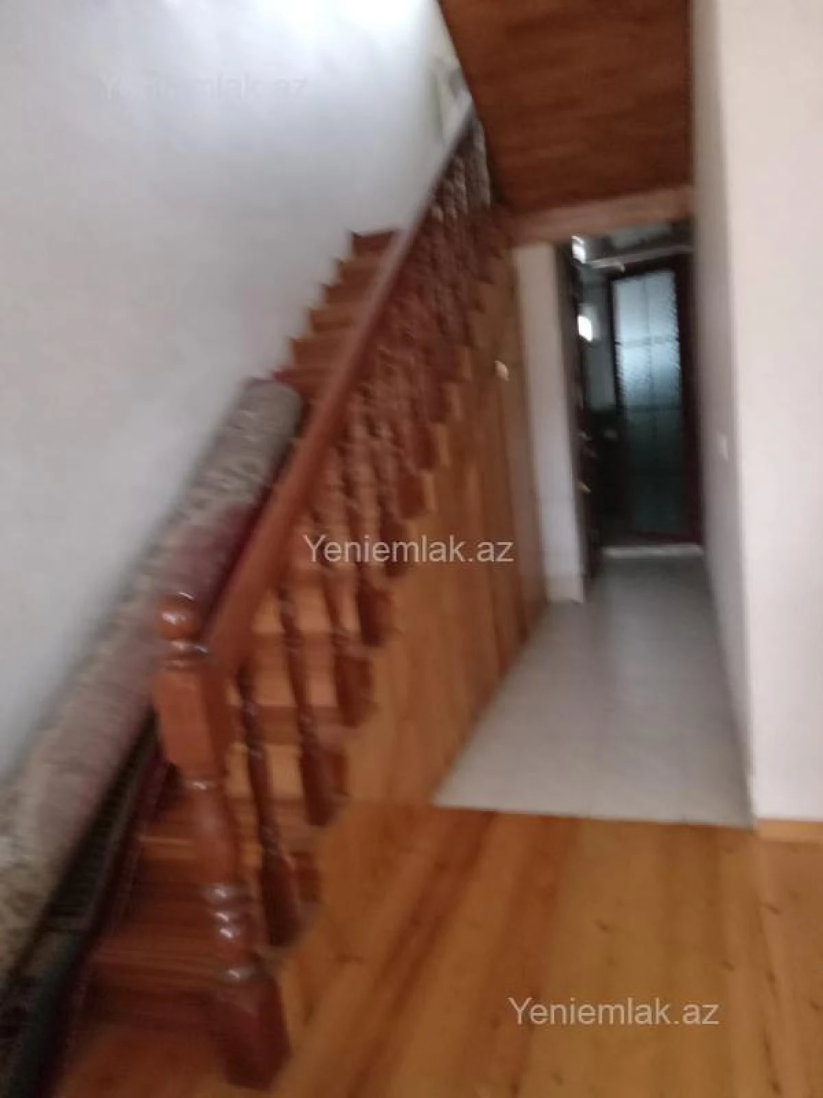 Satılır 8 otaqlı həyət evi 200 m²