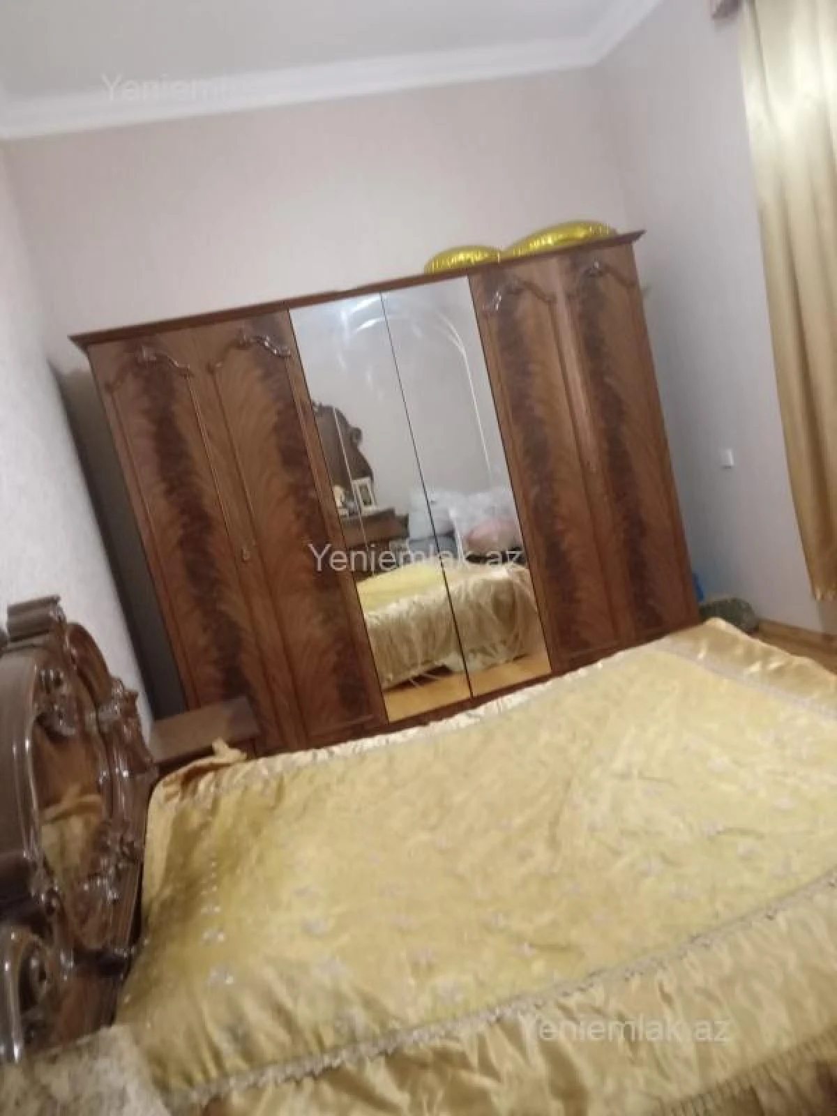 Satılır 8 otaqlı həyət evi 200 m²