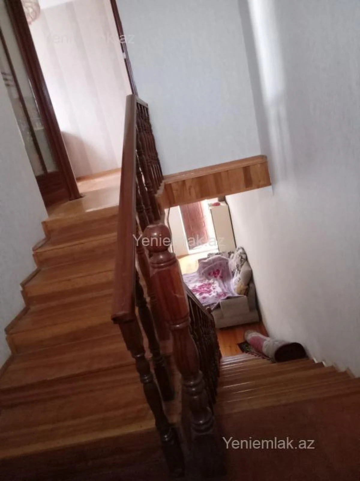 Satılır 8 otaqlı həyət evi 200 m²