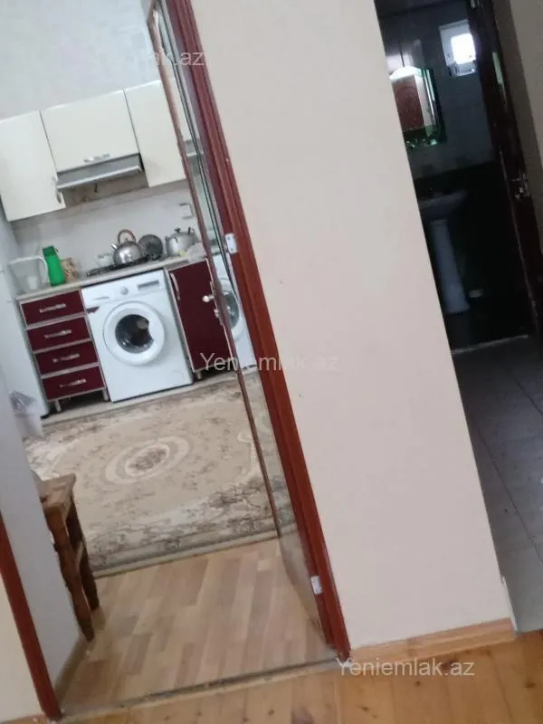 Satılır 8 otaqlı həyət evi 200 m²