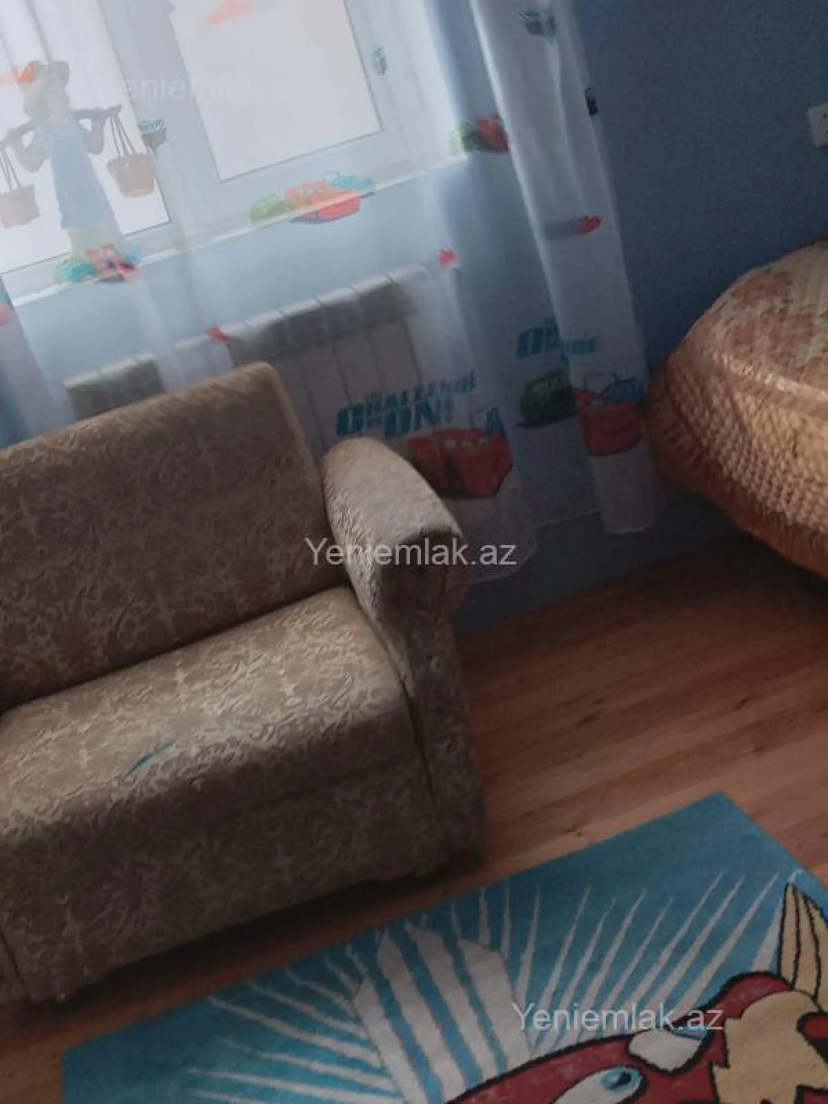 Satılır 8 otaqlı həyət evi 200 m²