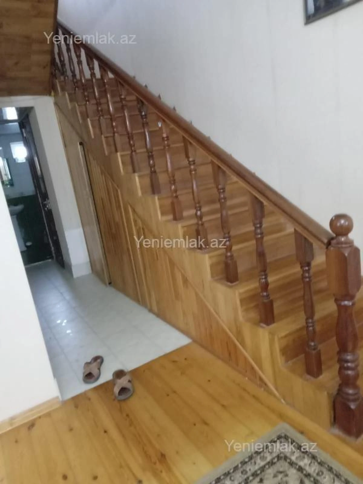 Satılır 8 otaqlı həyət evi 200 m²