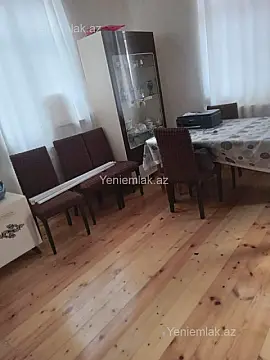 Satılır 8 otaqlı həyət evi 200 m²