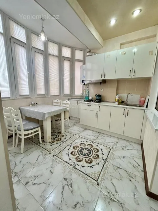Satılır 2 otaqlı yeni tikili 60 m²