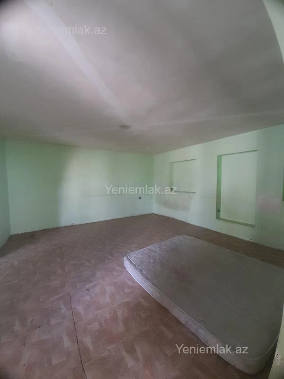 Satılır 6 otaqlı həyət evi 180 m²