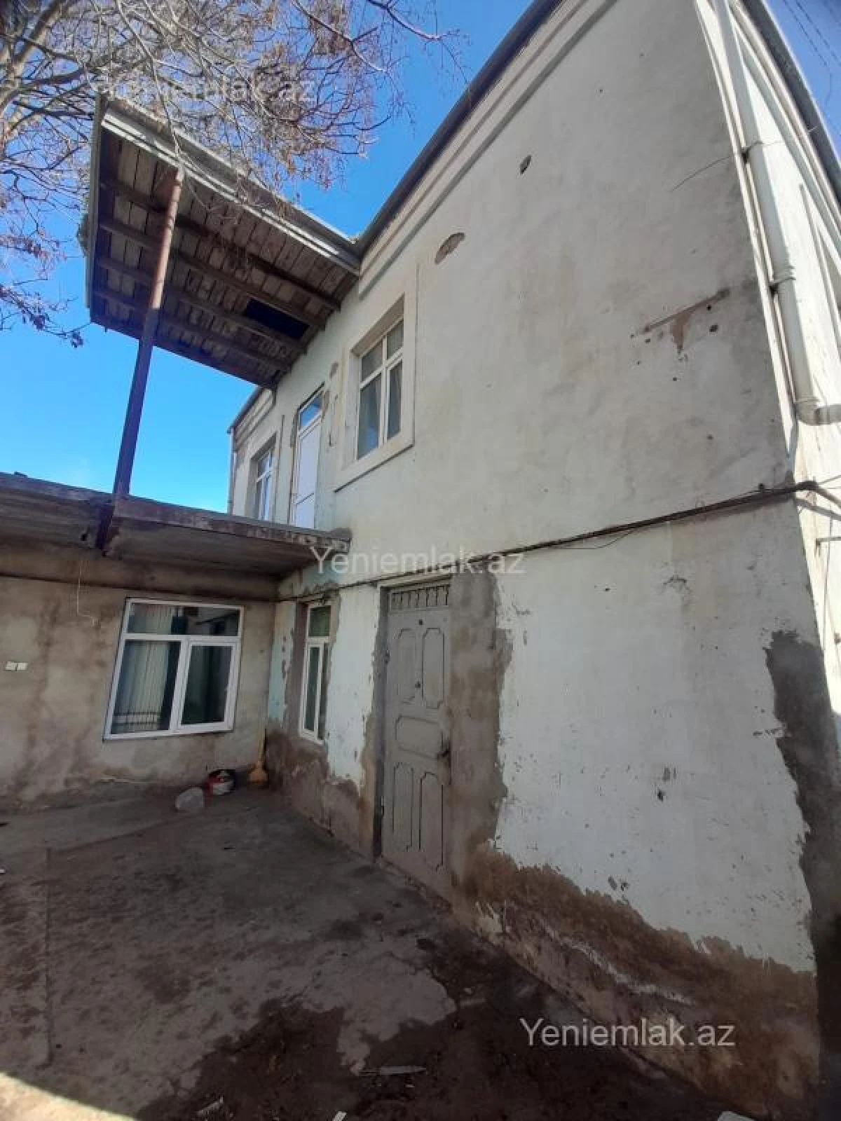 Satılır 6 otaqlı həyət evi 180 m²