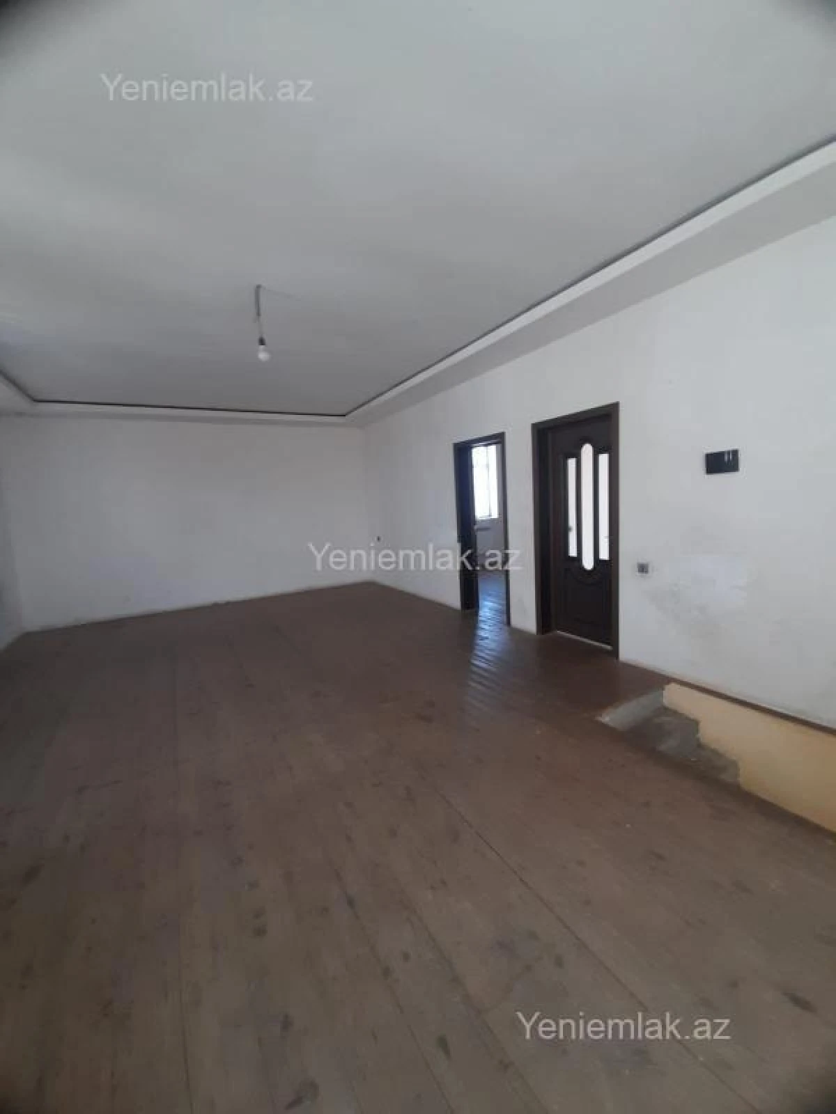 Satılır 6 otaqlı həyət evi 180 m²
