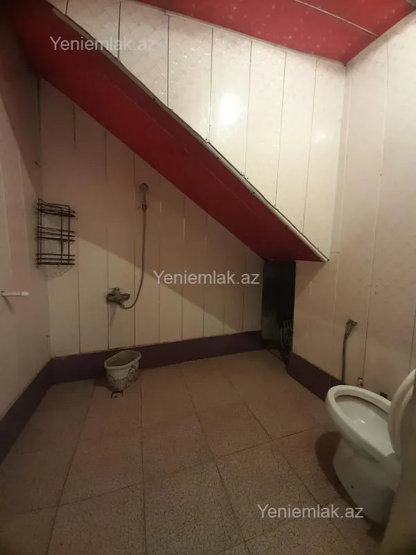 Satılır 6 otaqlı həyət evi 180 m²