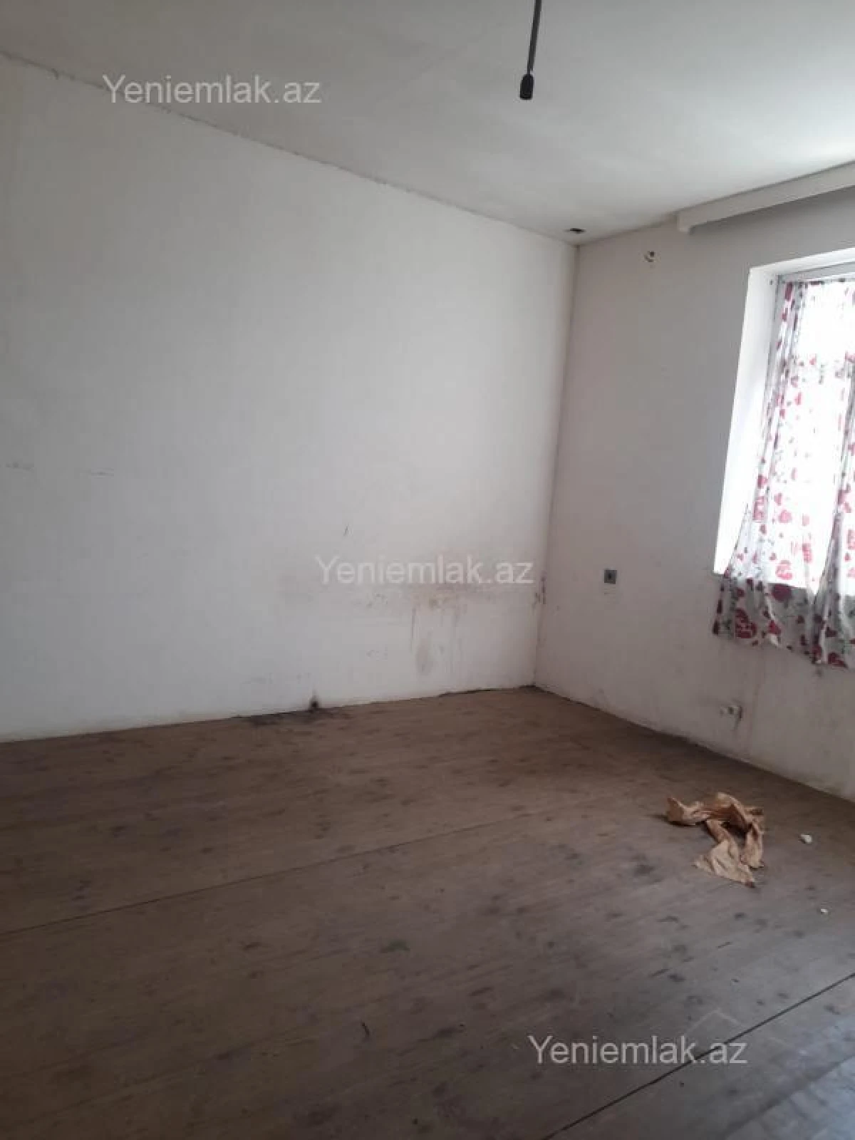 Satılır 6 otaqlı həyət evi 180 m²