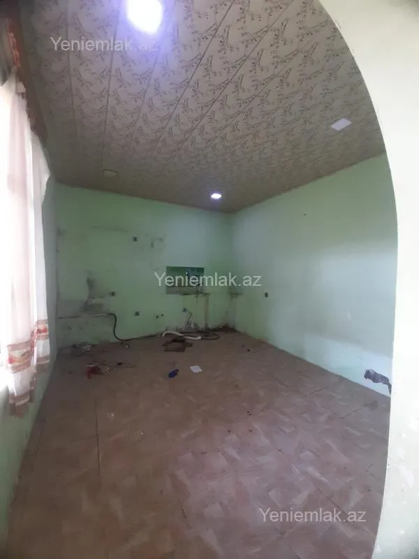 Satılır 6 otaqlı həyət evi 180 m²