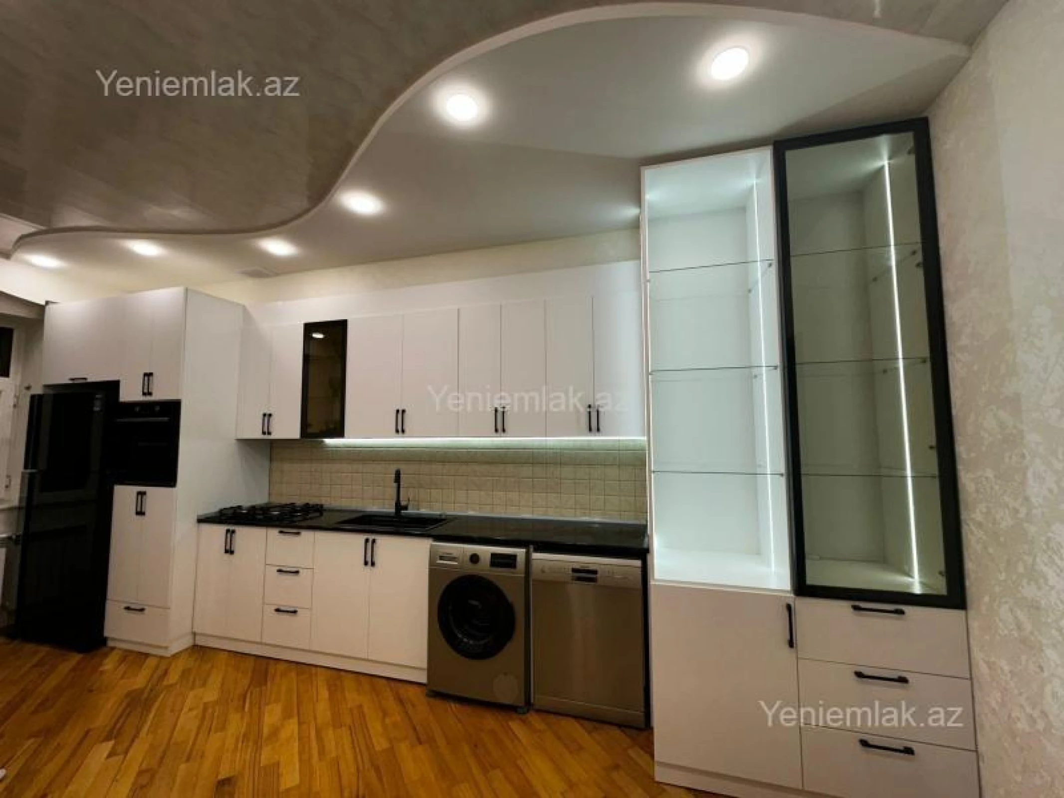 Satılır 3 otaqlı yeni tikili 138 m²