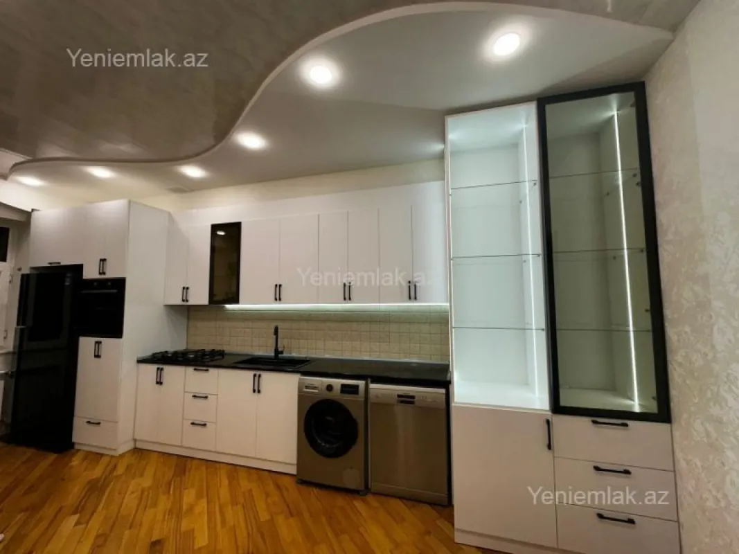 Satılır 3 otaqlı yeni tikili 138 m²