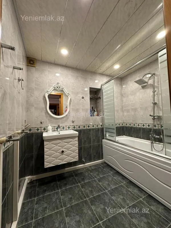 Satılır 3 otaqlı yeni tikili 138 m²