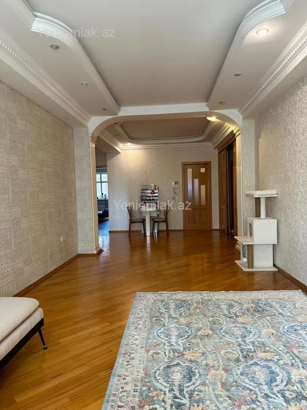 Satılır 3 otaqlı yeni tikili 138 m²