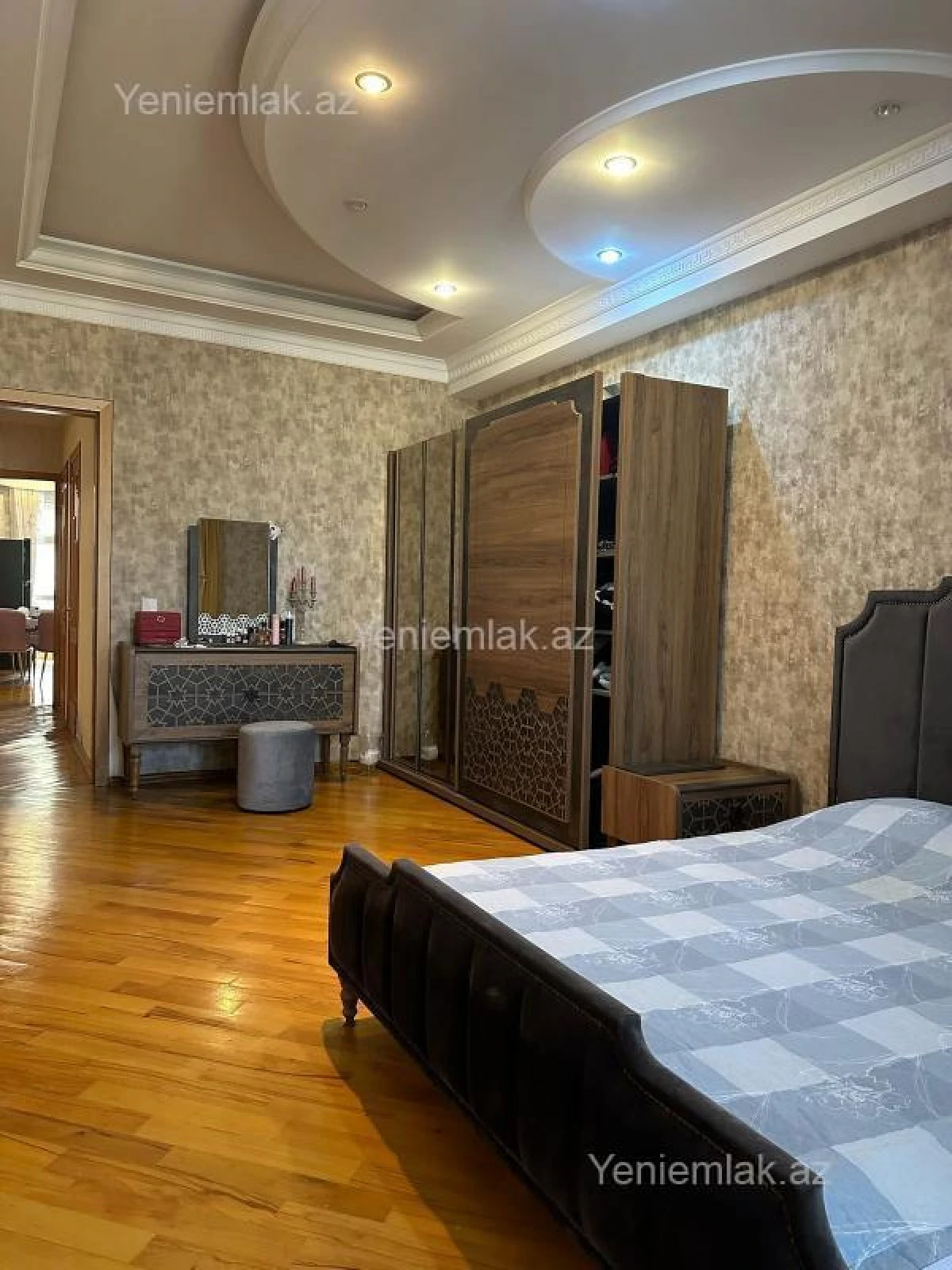 Satılır 3 otaqlı yeni tikili 138 m²