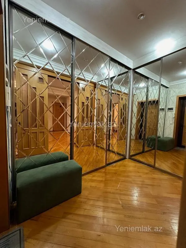 Satılır 3 otaqlı yeni tikili 138 m²