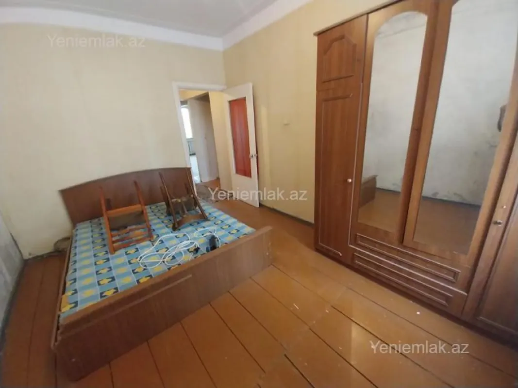 Satılır 3 otaqlı köhnə tikili 80 m²