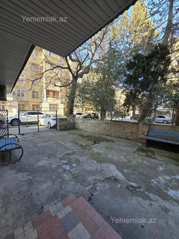 Satılır 6 otaqlı köhnə tikili 150 m²