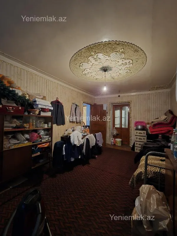 Satılır 6 otaqlı köhnə tikili 150 m²