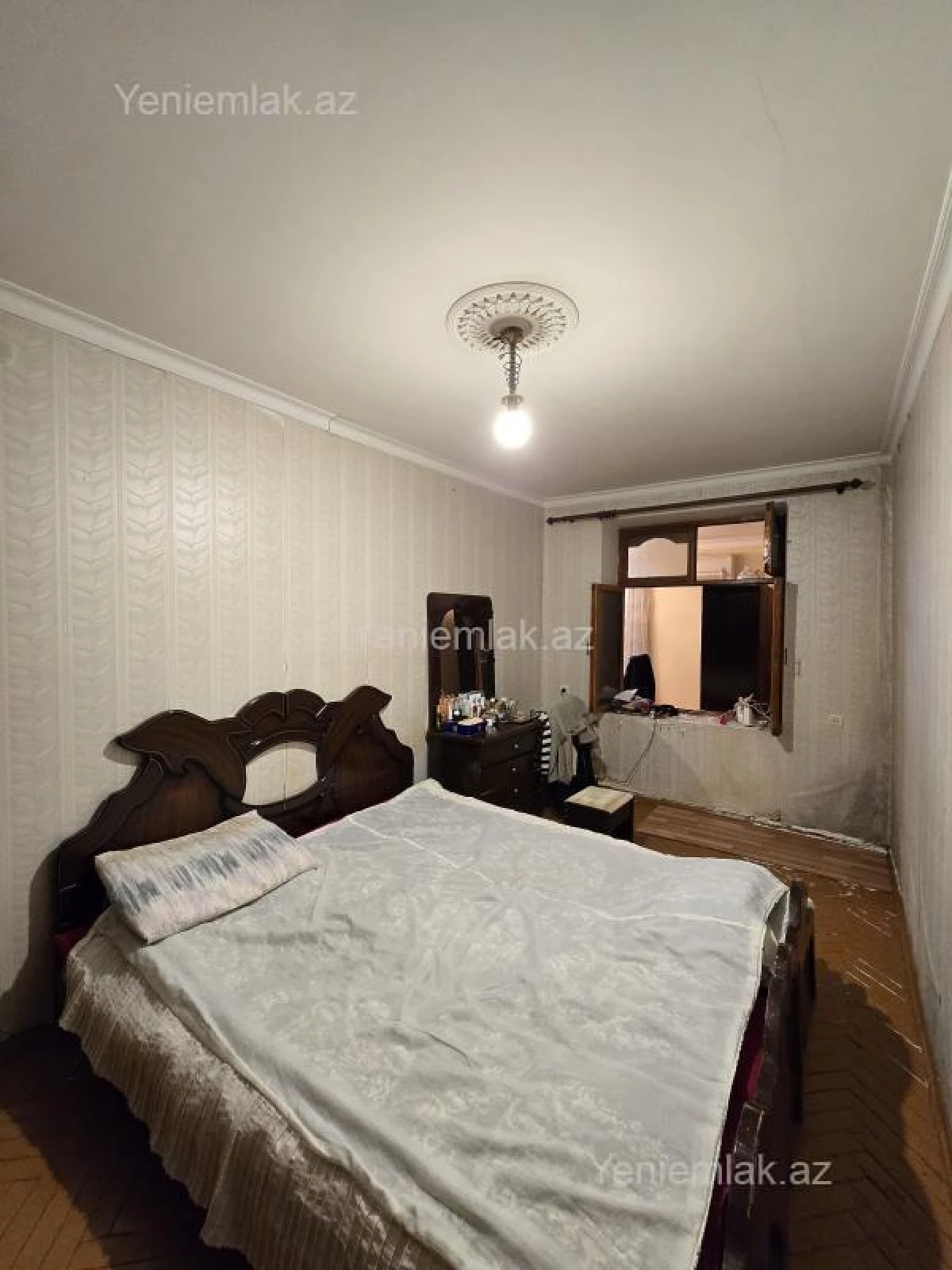 Satılır 6 otaqlı köhnə tikili 150 m²