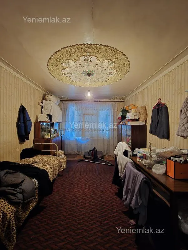 Satılır 6 otaqlı köhnə tikili 150 m²