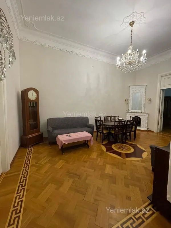 Satılır 3 otaqlı köhnə tikili 98 m²