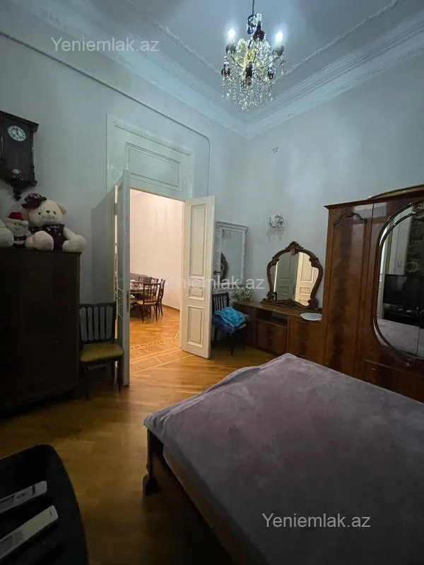 Satılır 3 otaqlı köhnə tikili 98 m²